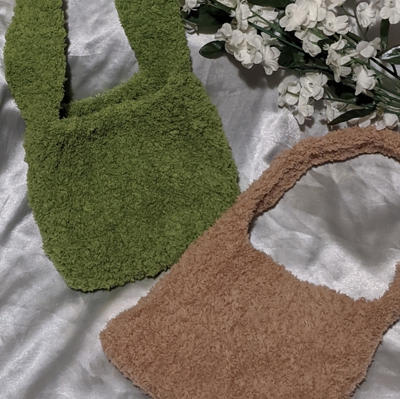 Fluffy brown crochet mini shoulder bag - Picture 3 of 3